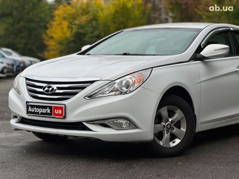 Hyundai Sonata 2015 белый - фото 3