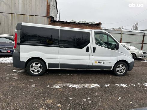 Renault Trafic 2010 белый - фото 5