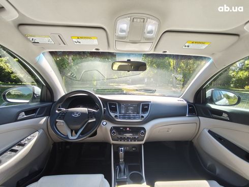 Hyundai Tucson 2018 белый - фото 17