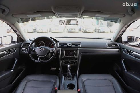 Volkswagen Passat 2017 - фото 11