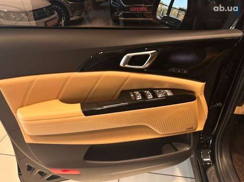 Kia Carnival 2021 - фото 13
