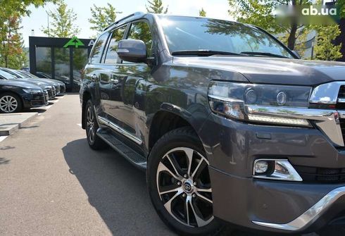 Toyota Land Cruiser 2017 - фото 10