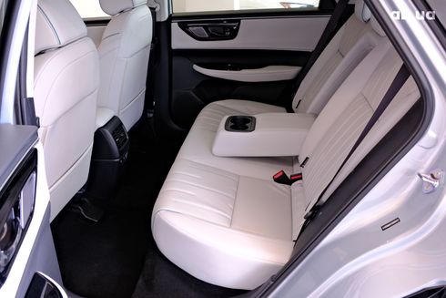 Honda e:NP2 2025 серебристый - фото 8