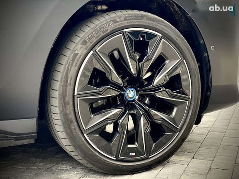 BMW i7 2022 - фото 15
