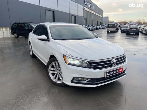 Volkswagen Passat 2018 белый - фото 3