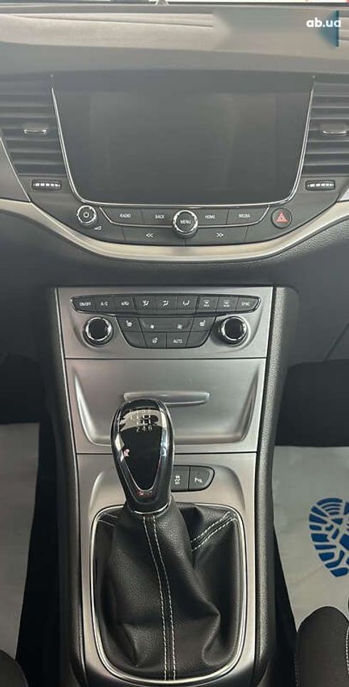 Opel Astra 2018 - фото 10