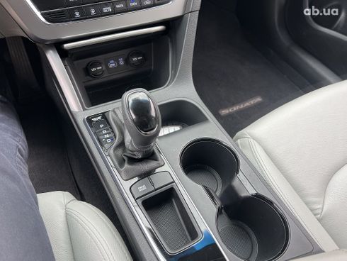 Hyundai Sonata 2016 серебристый - фото 12