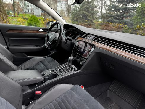 Volkswagen Passat 2018 серый - фото 71
