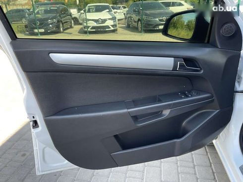 Opel Astra 2010 - фото 29