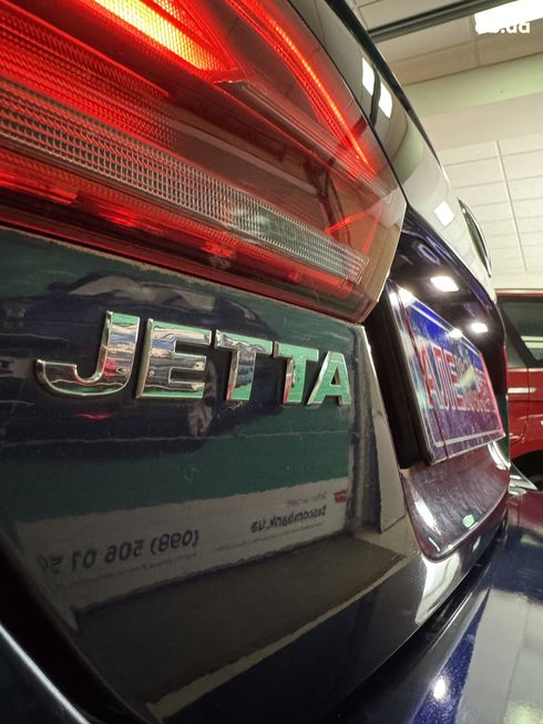 Volkswagen Jetta 2013 синий - фото 2