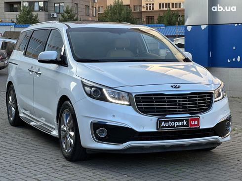 Kia Carnival 2017 белый - фото 8