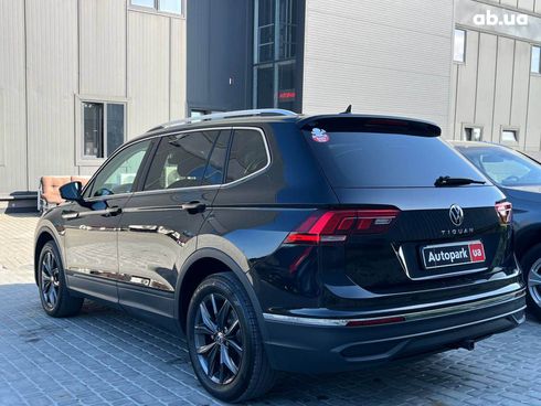 Volkswagen Tiguan 2021 черный - фото 9