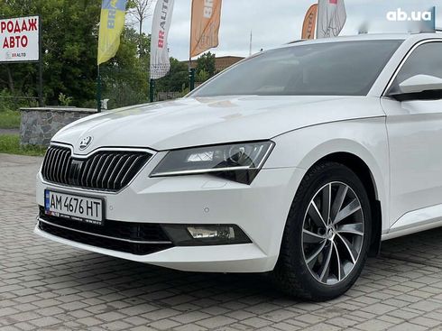 Skoda Superb 2017 - фото 4