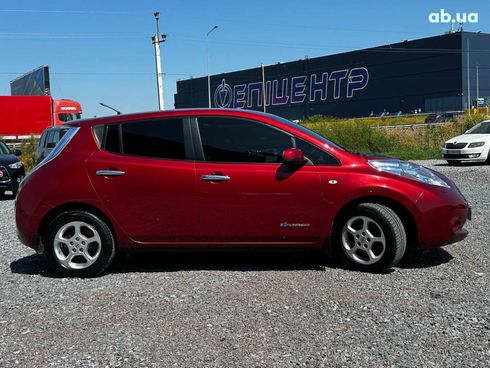 Nissan Leaf 2012 красный - фото 11