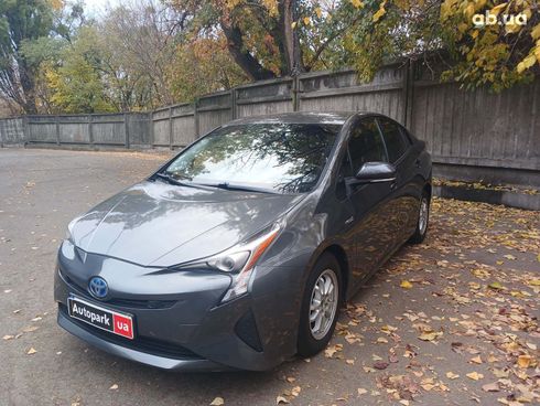 Toyota Prius 2016 серый - фото 2