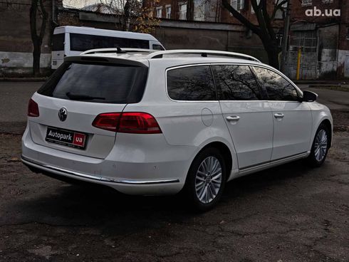 Volkswagen Passat 2012 белый - фото 9
