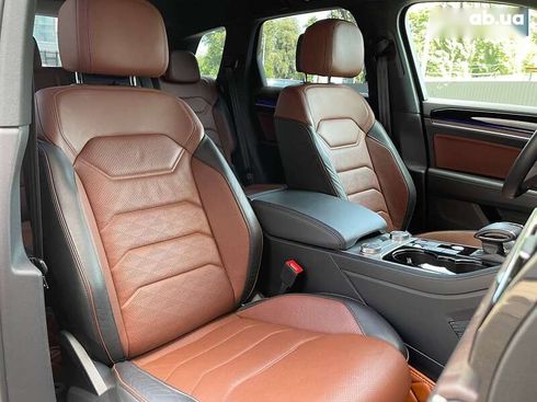 Volkswagen Touareg 2022 - фото 13