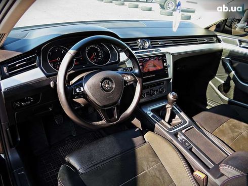 Volkswagen Passat 2017 - фото 6