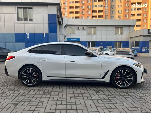 BMW i4 2022 белый - фото 8