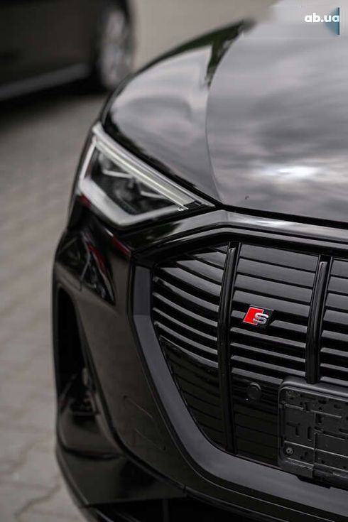 Audi E-Tron 2021 - фото 7