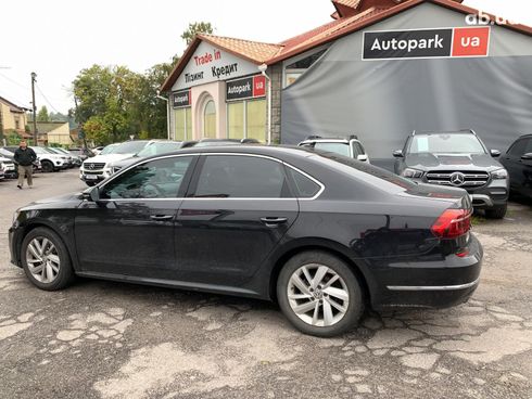 Volkswagen Passat 2017 черный - фото 8