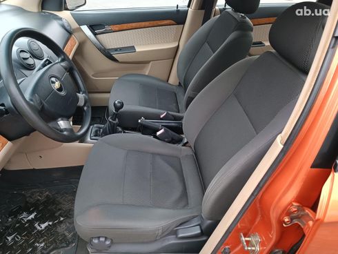 Chevrolet Aveo 2008 оранжевый - фото 24