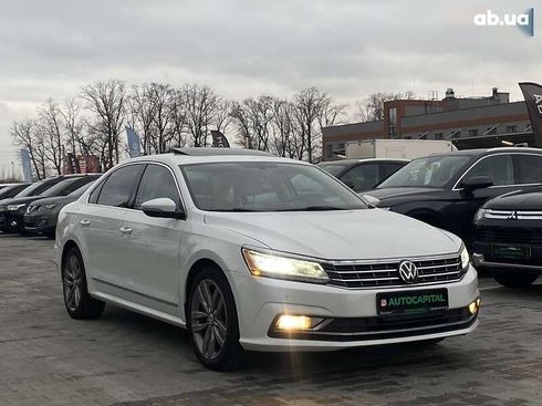 Volkswagen Passat 2017 - фото 10