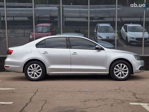 Volkswagen Jetta 2012 - фото 4