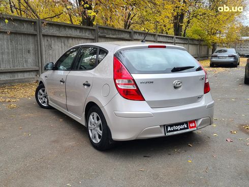 Hyundai i30 2011 бежевый - фото 8