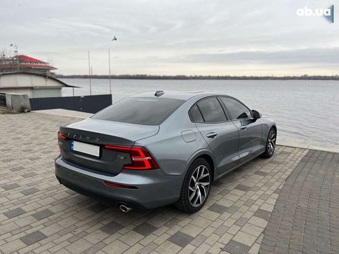 Volvo S60 2019 - фото 12