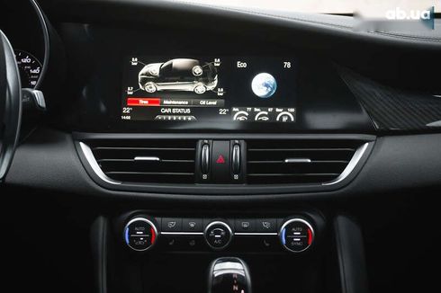 Alfa Romeo Giulia 2019 - фото 19