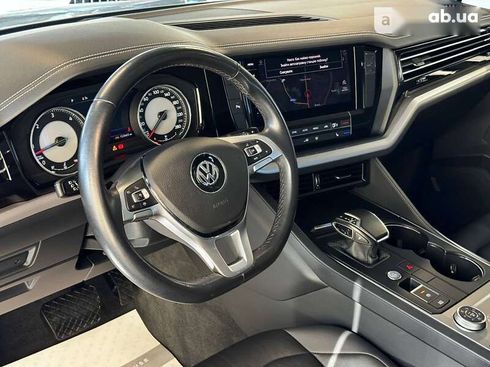 Volkswagen Touareg 2019 - фото 30