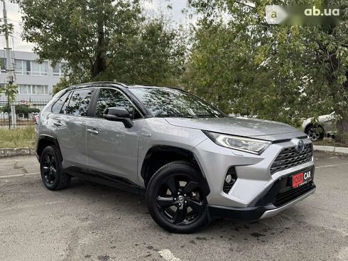 Toyota RAV4 2020 - фото 16