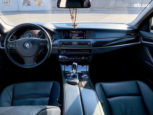 BMW 5 серия 2013 белый - фото 16