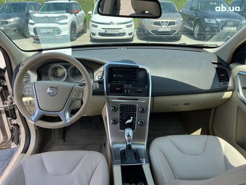 Volvo XC60 2012 серый - фото 11