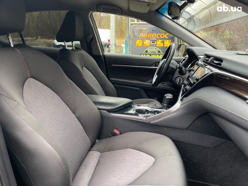 Toyota Camry 2018 черный - фото 23
