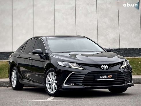 Toyota Camry 2023 - фото 11