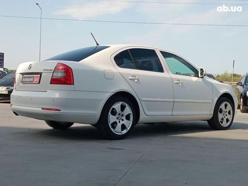 Skoda Octavia 2012 белый - фото 5