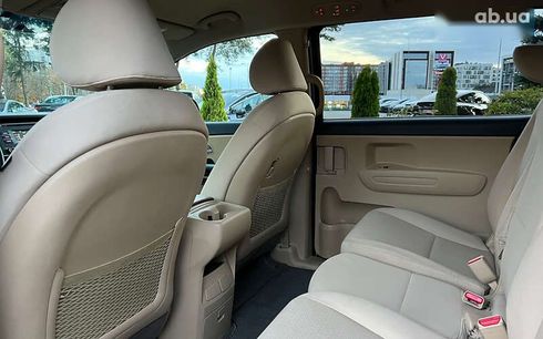 Kia Sedona 2016 - фото 22