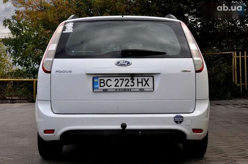 Ford Focus 2010 - фото 10