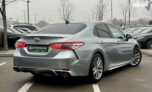 Toyota Camry 2018 - фото 9