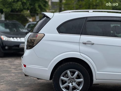 Chevrolet Captiva 2013 белый - фото 14