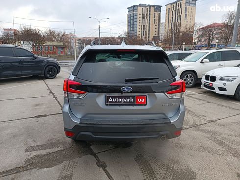 Subaru Forester 2022 серый - фото 5