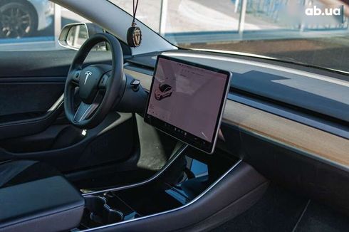 Tesla Model 3 2019 - фото 26