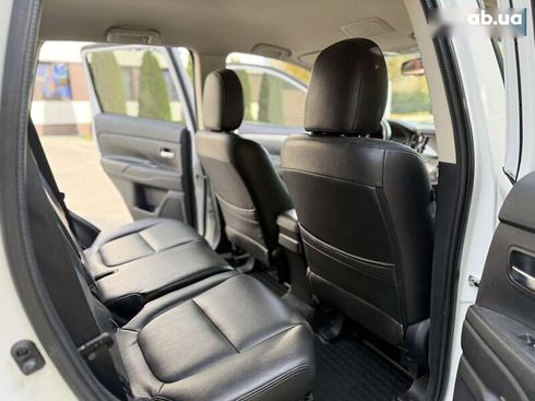 Mitsubishi Outlander 2015 - фото 15
