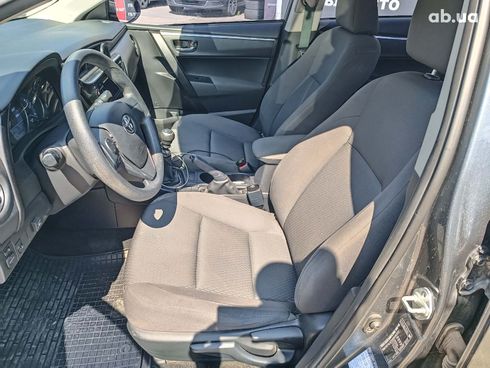 Toyota Corolla 2016 серый - фото 18