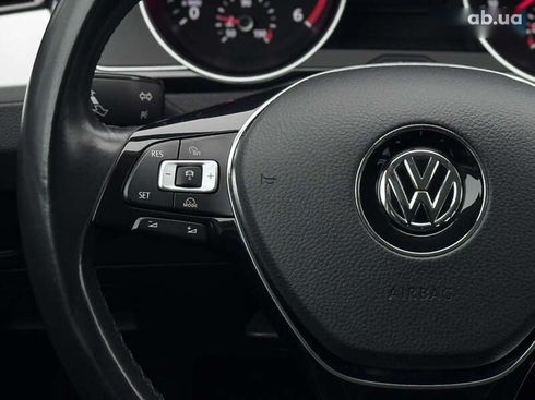 Volkswagen Passat 2017 - фото 29