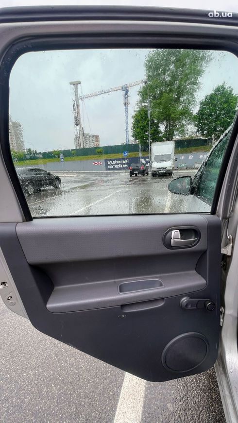 Mitsubishi Colt 2006 серебристый - фото 14