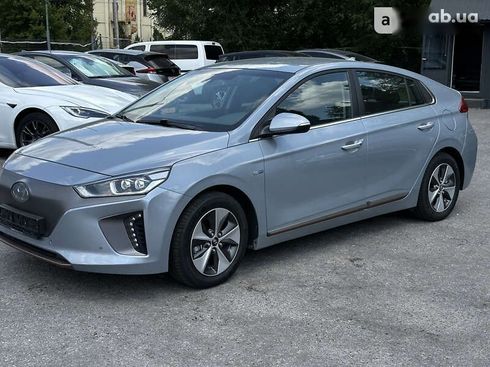 Hyundai Ioniq 2017 - фото 15