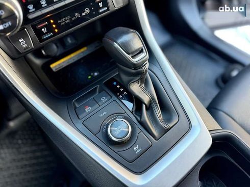 Toyota RAV4 2021 - фото 27